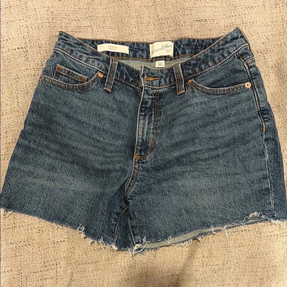 Universal Thread Medium Wash Raw Hem Jean Shorts - Blue